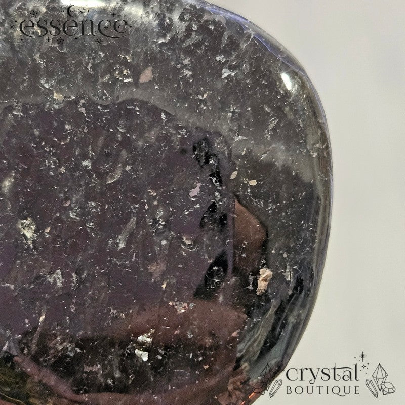 Astrophyllite smoothstone