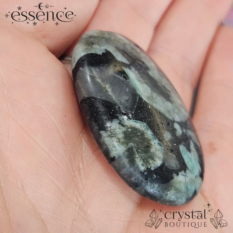 Emerald in Matrix Worry Stone