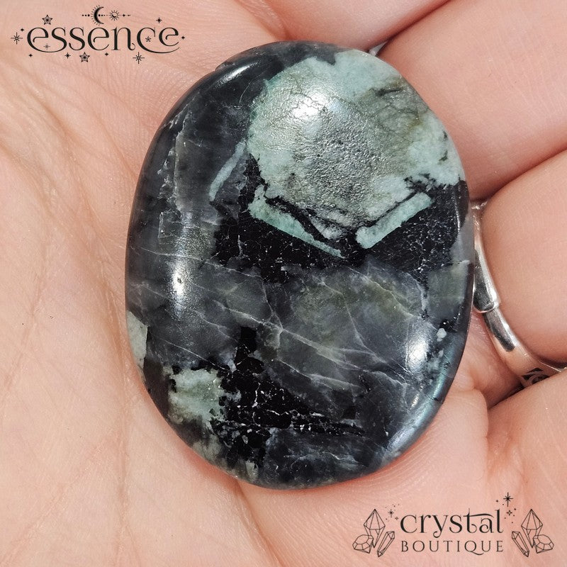 Emerald in Matrix Worry Stone
