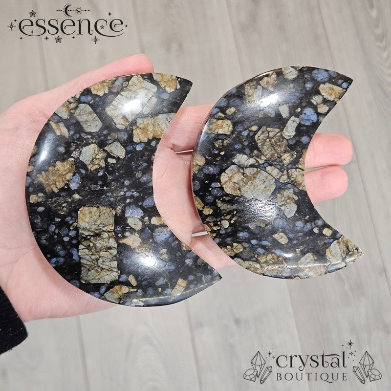 Blue Que Sera Moon Carvings